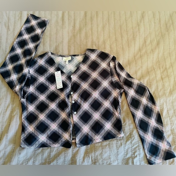 Girl's 2 Piece Outfits - Picture 3 of 11